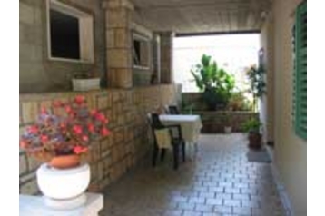 Family pension Lumbarda 4